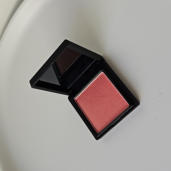 🛍 3/$30 Nars Mini Blush Colour: orgasm - Picture 4 of 4